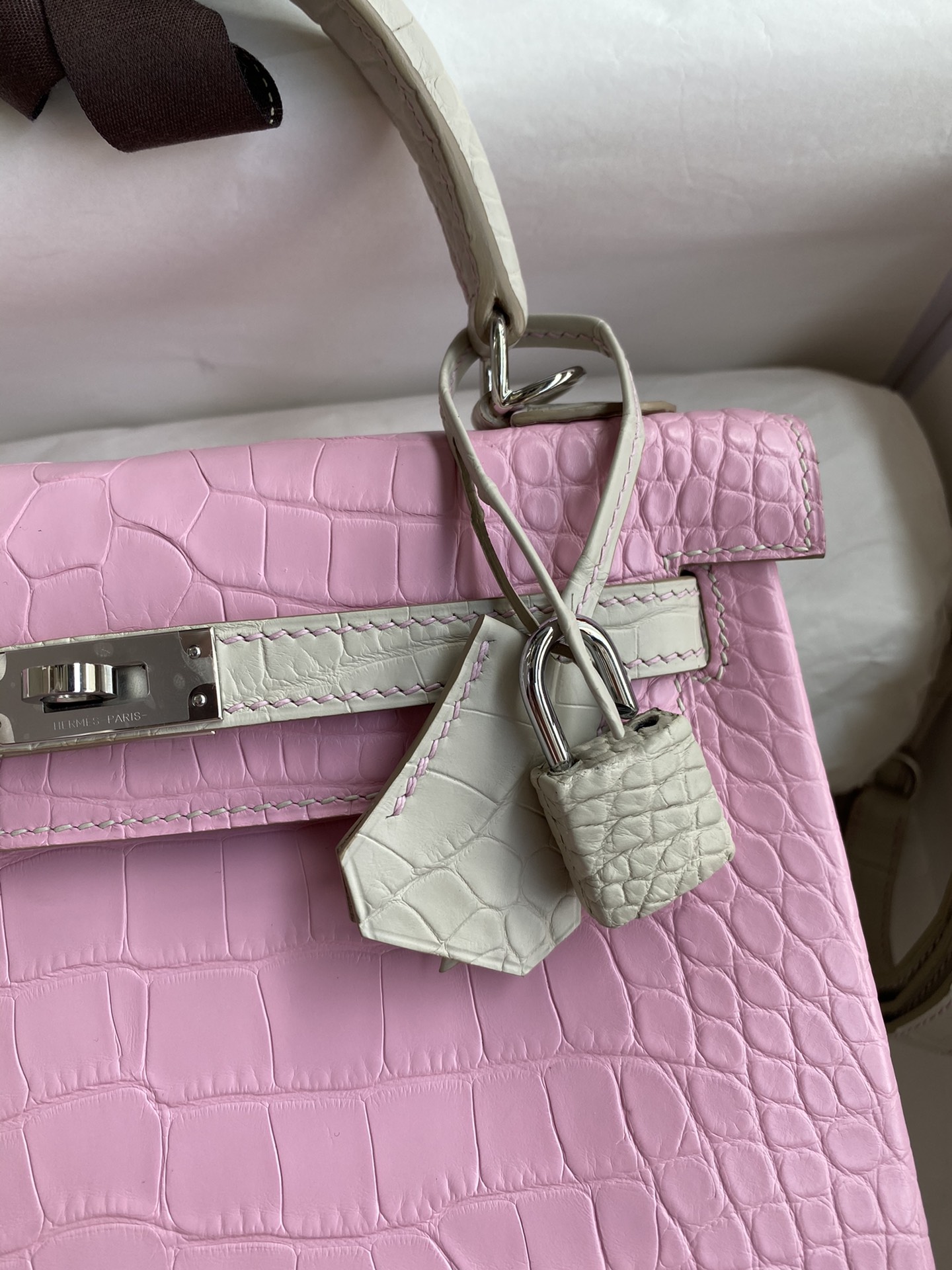 Hermes Kelly 25cm Handbag Shoulder Bag In Pink Pearl Grey Crocodile Niloticus Leather